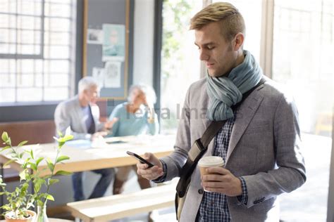Businessman On Cell Phone 的图像结果