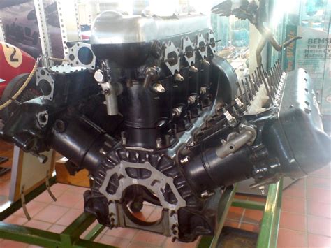 A Napier Lion W12 engine at Brooklands Museum [2048 x 1536] : MachinePorn