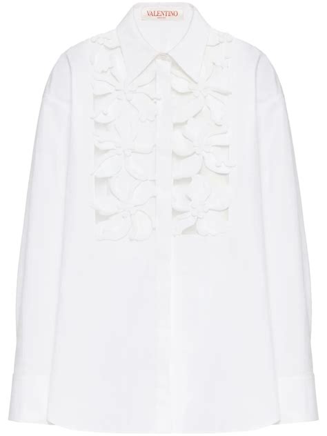 How to wear long white shirts this winter | Vogue India