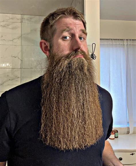 I keep my beard between 10-13 inches : r/beards