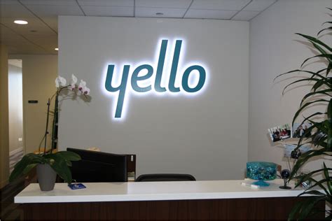 Backlit Building Signage 的图像结果