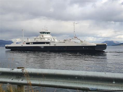 VESTREFJORD, Passenger/Ro-Ro Cargo Ship - Details and current position ...