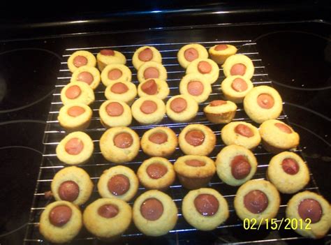 TINY CORN DOG MUFFINS | Yummy food, Corn dog muffins, Yummy appetizers