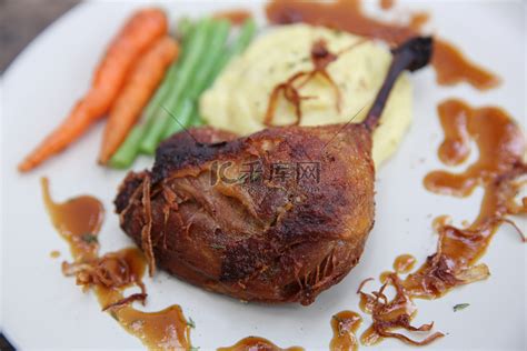 鸭肉做水煮牛肉被罚最新素材