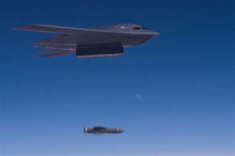 美 B-52, 이산가족 실무접촉 있던 날 출격… 군산 상공서 훈련 확인-국민일보