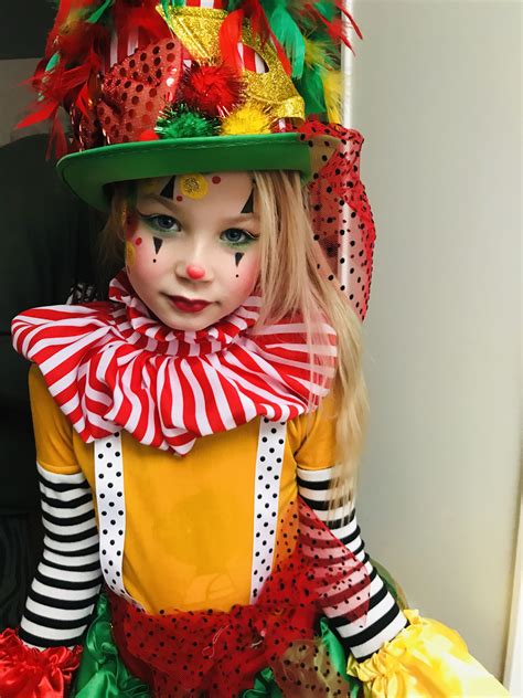 Diy clown meisje Cute Clown Costume, Cute Clown Makeup, Clown Halloween ...