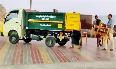 Guv Ravi's chair transported in garbage truck; stirs controversy