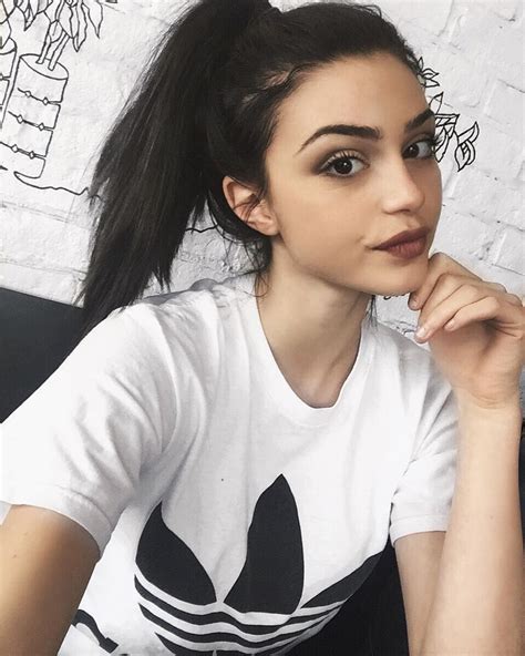 Kristen Hancher - Instagram