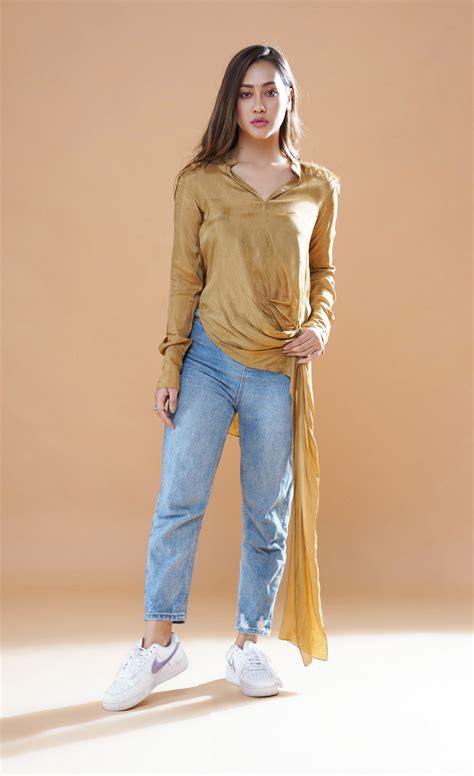 MONSE TOP – Neeti and Mudita