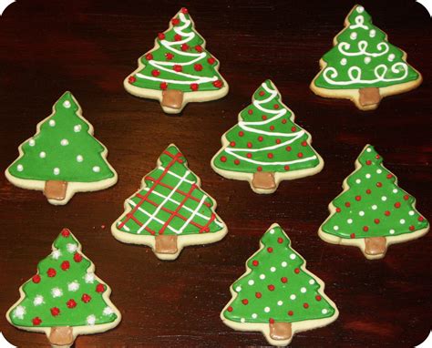 Decorating Christmas Tree Cookies