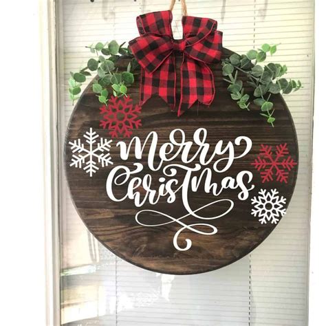 35 best christmas door hangers for holiday decor – Artofit