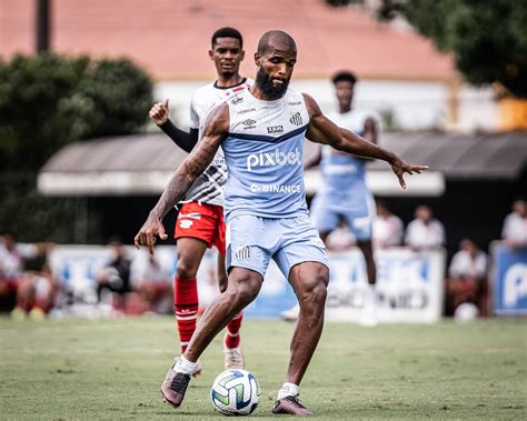 Contra o Cruzeiro, hoje, Santos muda outra vez a escalação