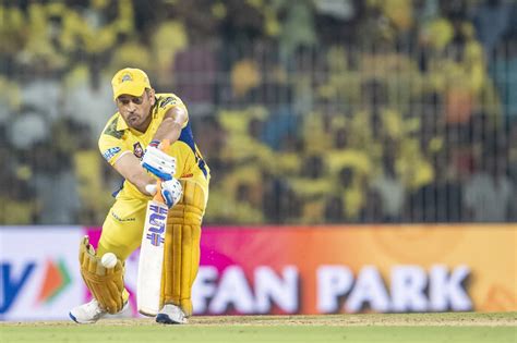 CSK vs KKR | Twitter reacts as Chepauk falls silent after Dhoni’s ...