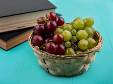 6 Healthy Reasons To Eat A Bowl Of Grapes Every Day In Summer Season