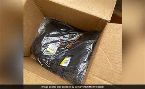 शख्स ने ऑर्डर किेए NIKE के कपड़े, डिब्बा खोला तो अंदर से निकली यह चीज ...