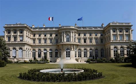 МИД Франции отверг участие в конфликте с Россией через помощь Украине — РБК