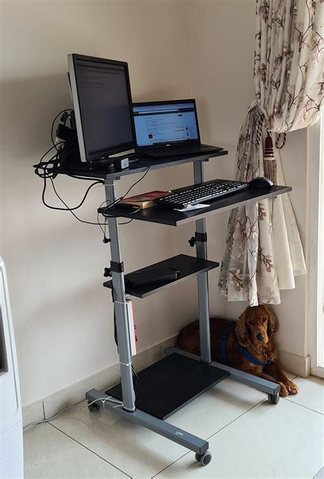 Adjustable Computer Table 的图像结果