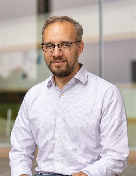 709: Dr. Tim Buschman: Examining How the Brain Controls Our Thoughts ...