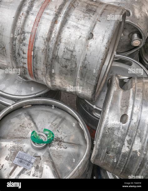 Aluminium or stainless steel beer barrels / kegs (Names of branded ...