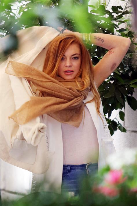 LINDSAY LOHAN Shopping in Milan 04/28/2015 – HawtCelebs