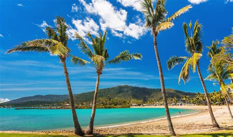 Guide to Airlie Beach - Tourism Australia
