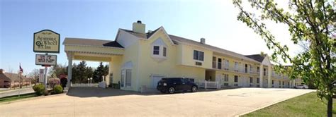 SPINNING WHEEL INN (Branson) - Motel Reviews, Photos, Rate Comparison ...