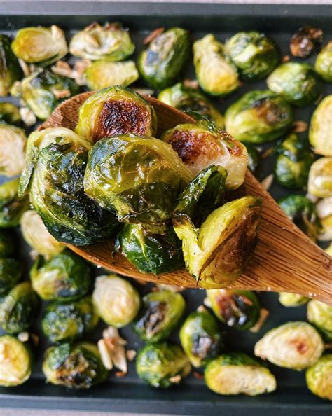 Roasted garlic and balsamic brussel sprout – Artofit