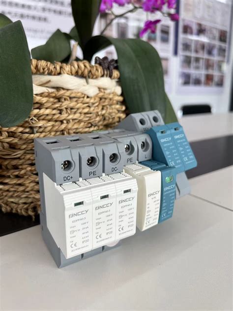 Solar Lightning Protector 的图像结果