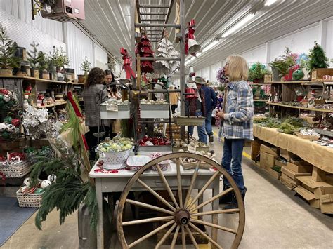 Ship-Chic Holiday Craft & Vintage Show, 345 S Van Buren St, Shipshewana ...