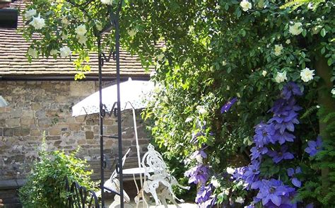 THE GARDEN COTTAGE (Petworth, West Sussex) - B&B Reviews & Photos ...
