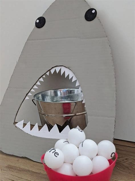 Feed The Shark Game Identifying Colors