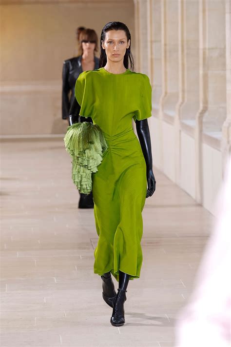 Victoria Beckham SS23: VB Showcases Some MAJOR Dresses For Paris ...