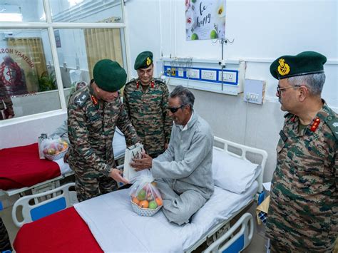 Army Commander reviews Gujarat borders, inaugurates mega eye camp ...