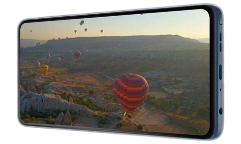 Motorola Edge 60 Fusion: trapelano i poster pubblicitari "ufficiali"