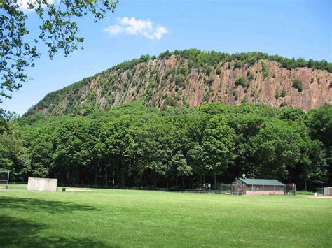 West Rock Trails: Getting to West Rock by Bus and Foot