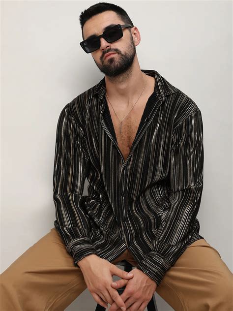 ₹854 | Campus Sutra men's Jet Black & Metallic Gold Pleat-Creased Shirt ...