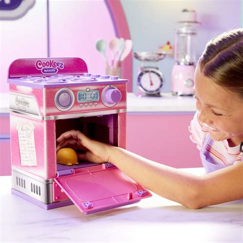 Cookeez Makery Cinnamon Treatz Oven Playset - Shop Toys Online