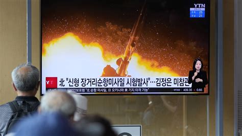韩联社：朝鲜向韩国南部发射了三枚导弹 - 2022年11月2日, 俄罗斯卫星通讯社