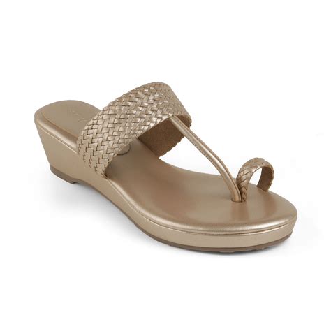 Crimzon Women Lavanya Gold Kolhapuris 1.5 Inch Heel Faux Leather