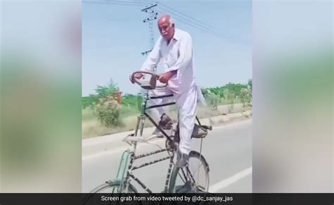 डबल डेकर साइकिल से जा रहे थे ताऊ, लोग बोले- जुगाड़ तो बढ़िया है, लेकिन ...