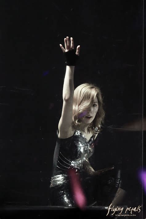 Taeyeon Concert 的图像结果