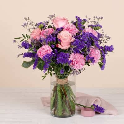 Floral Kiss: Order Flowers Online | Interflora India | ID1414294