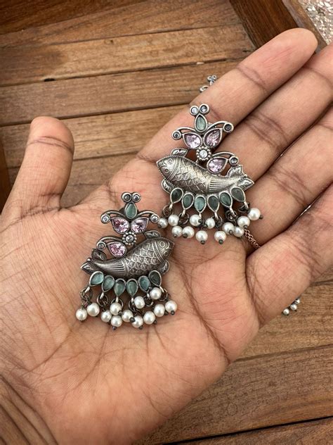 AD stone fish oxidised studs – Alluring Accessories