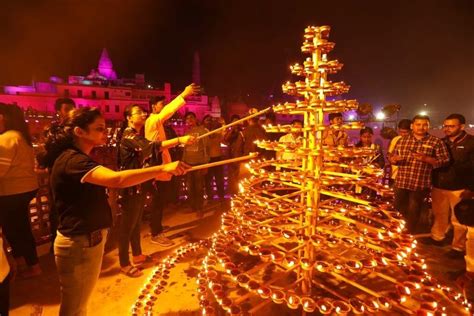 Diwali 2025: न केवल भारत बल्कि विदेशों में भी मनाई जाती है दीपावली ...