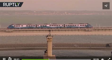 普京感叹克里米亚大桥是个美人 坐火车过桥比开车稳|普京_新浪军事_新浪网