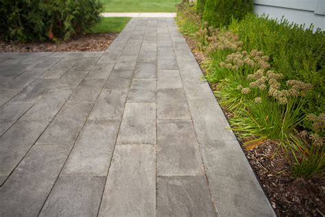 Linear Flagstone, Gray - Georgia Landscape Supply