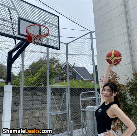 Kamiki Rei / rei.kamiki / rei_kamiki / 神木麗 Leaked Nude OnlyFans (Photo 7) - ShemaleLeaks!