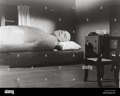 Original Film Title: THE AMAZING COLOSSAL MAN. English Title: THE ...