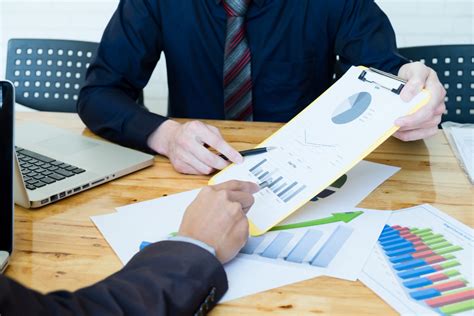 Performance Appraisal Explained: Types, Methods, Objectives & Benefits ...