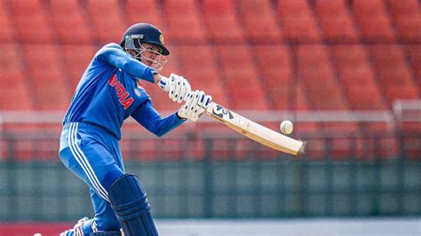 INDW vs SLW Live: बारिश की वजह से रूका खेल, भारत ने मंधाना का विकेट ...